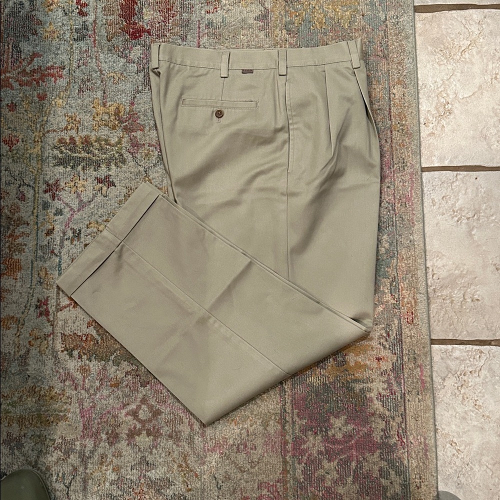 Izod Men's Classic Tan Chinos